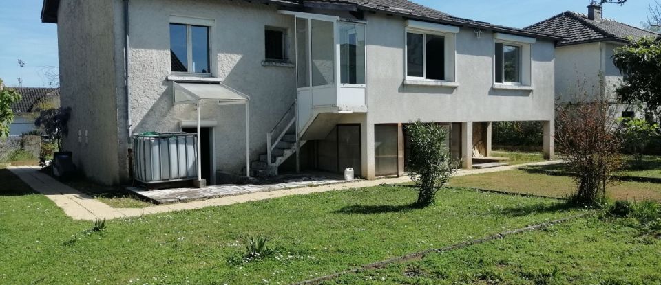 House 5 rooms of 107 m² in Buxerolles (86180)