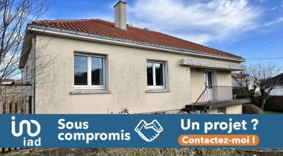 House 6 rooms of 103 m² in MONTREVAULT (49110)