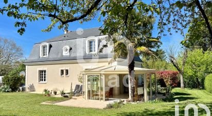 Traditional house 9 rooms of 197 m² in Tours (37100)