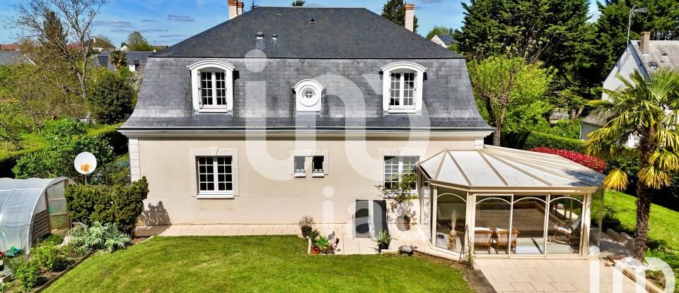 Traditional house 9 rooms of 197 m² in Tours (37100)