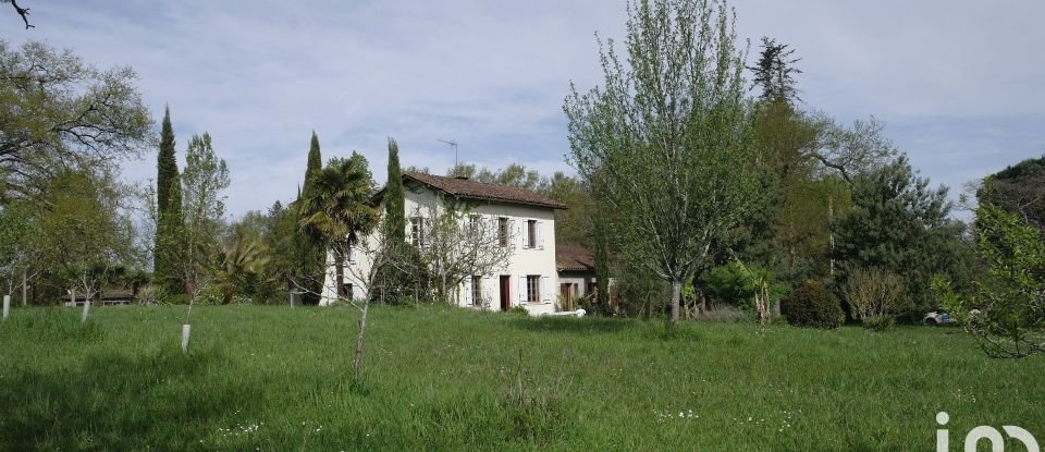 House 10 rooms of 343 m² in Eauze (32800)