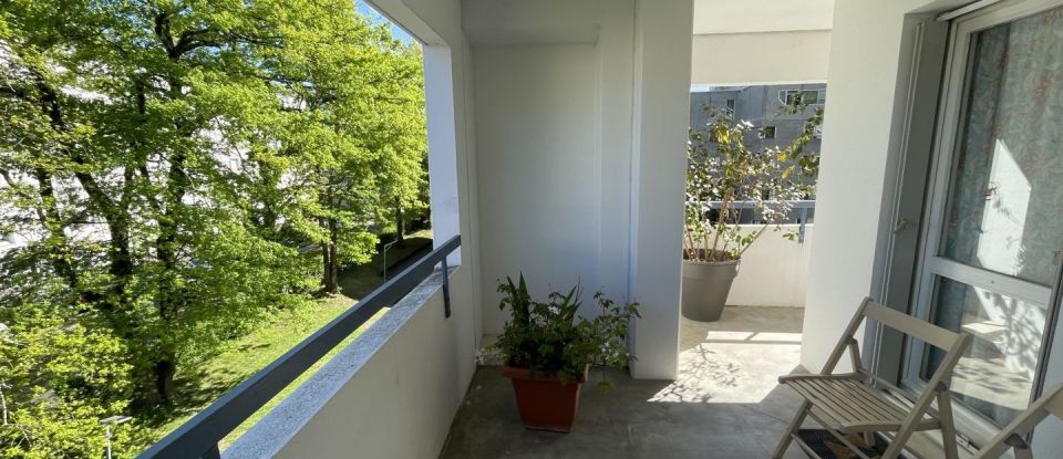 Appartement 4 pièces de 83 m² à Pau (64000)