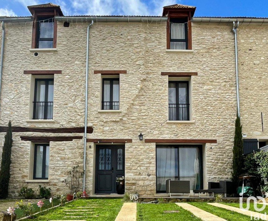Maison 8 pièces de 143 m² à Mareil-sur-Mauldre (78124)