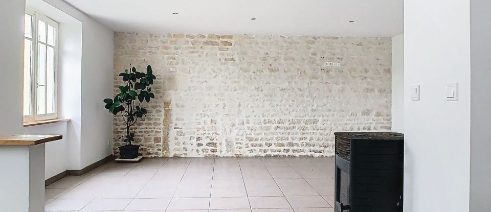 Maison 4 pièces de 120 m² à Saint-Georges-du-Bois (17700)