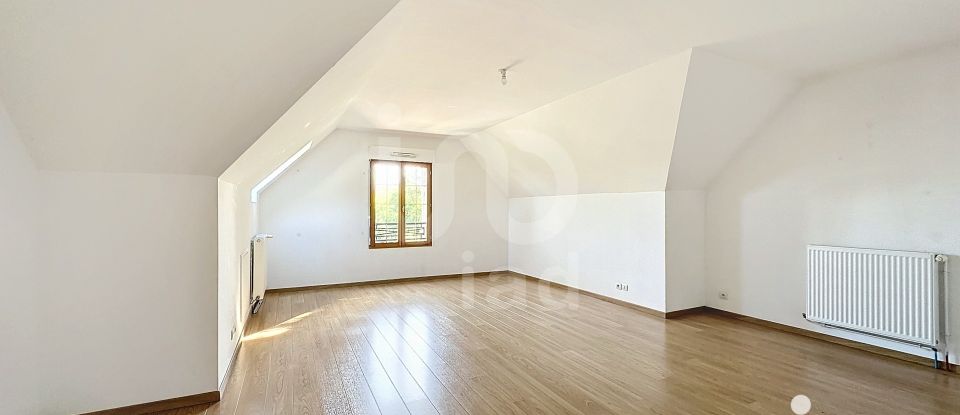 Pavilion 6 rooms of 192 m² in Chevannes (89240)