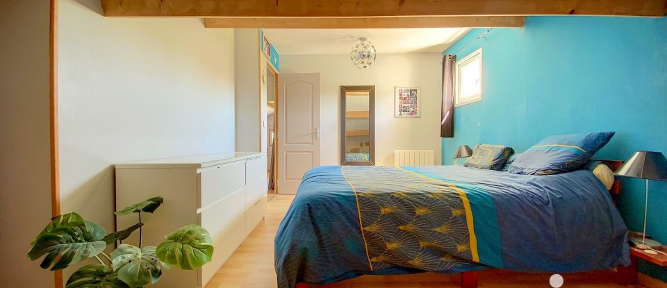 House 5 rooms of 120 m² in Saint-Pantaléon-les-Vignes (26770)