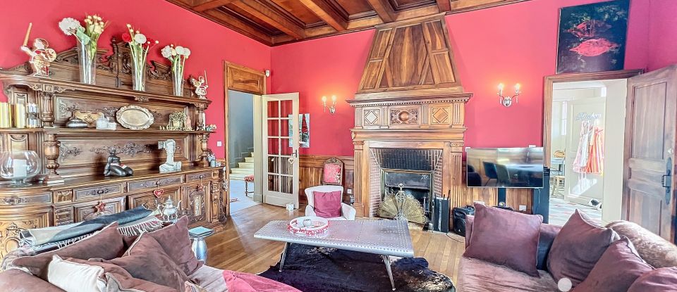 Castle 10 rooms of 450 m² in Cahors (46000)