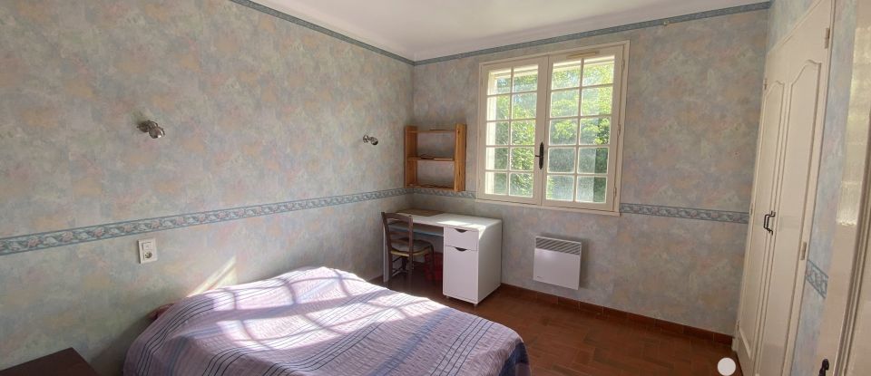 House 5 rooms of 106 m² in Saint-Rémy-de-Provence (13210)