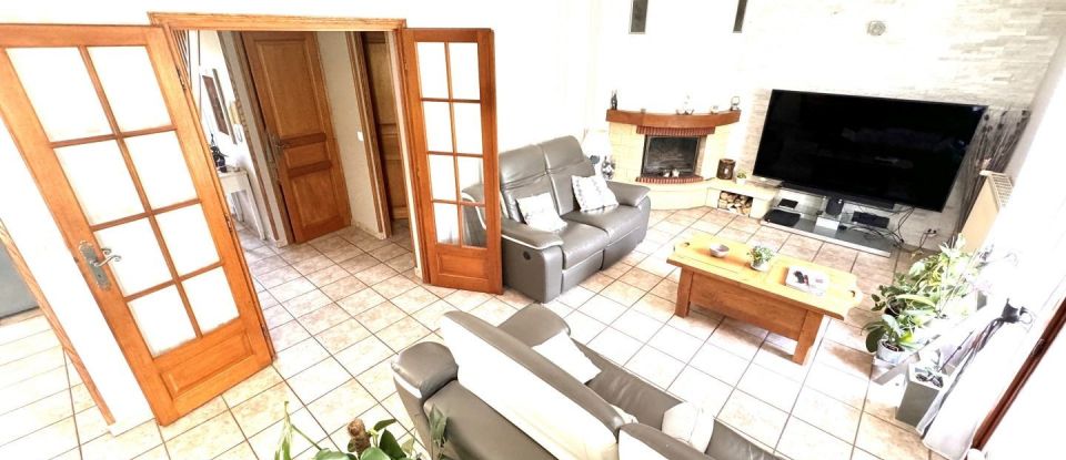 House 9 rooms of 205 m² in Pont-Sainte-Maxence (60700)