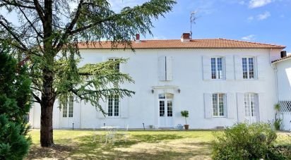 House 11 rooms of 345 m² in Surgères (17700)