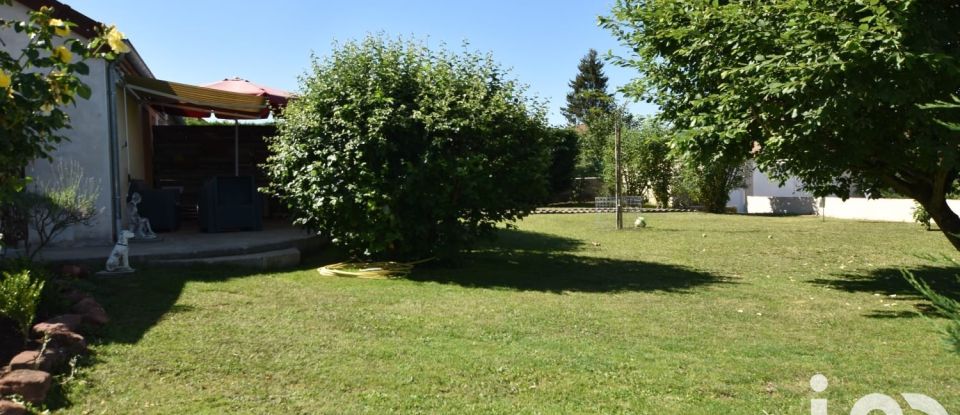Maison de village 12 pièces de 240 m² à Monétay-sur-Loire (03470)