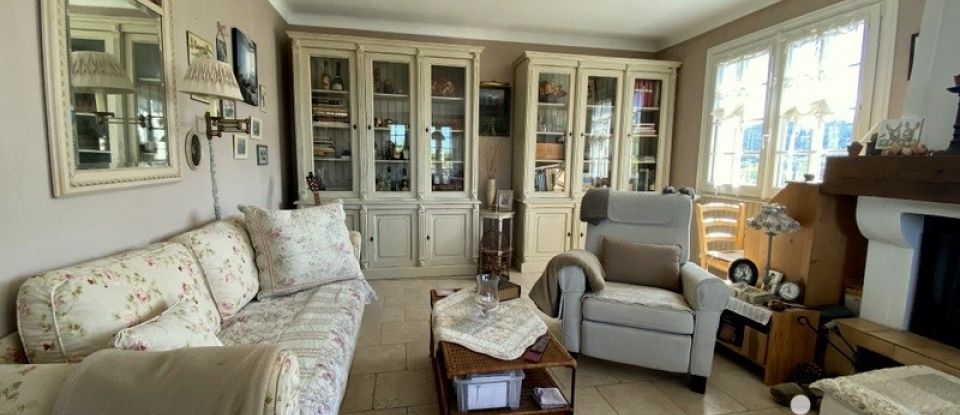 Traditional house 8 rooms of 181 m² in Saint-Romain-en-Viennois (84110)