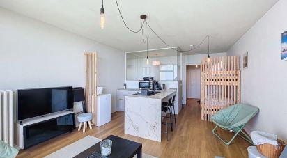 Apartment 1 room of 34 m² in Quiberon (56170)