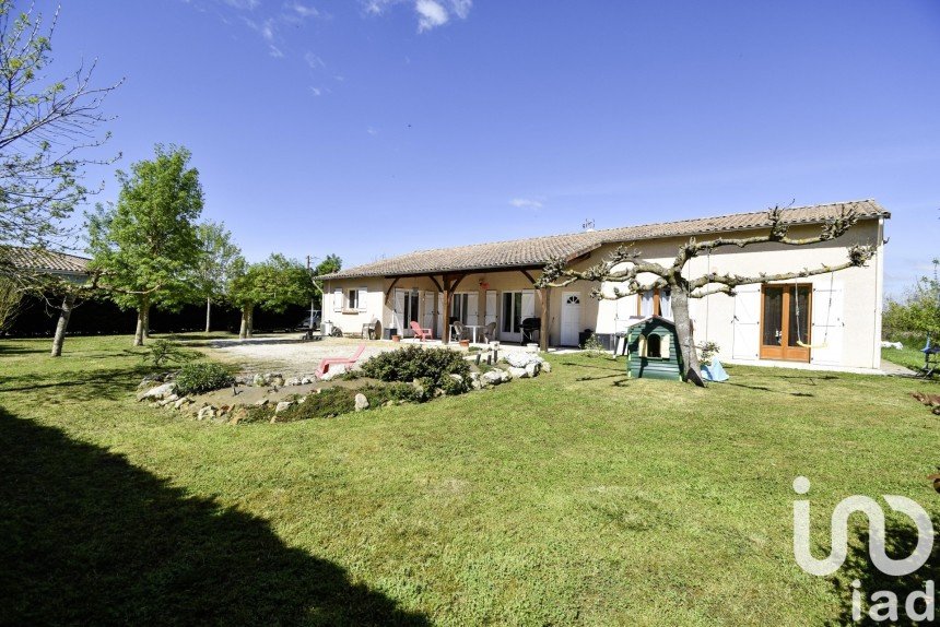 Maison traditionnelle 6 pièces de 155 m² à Le Fousseret (31430)