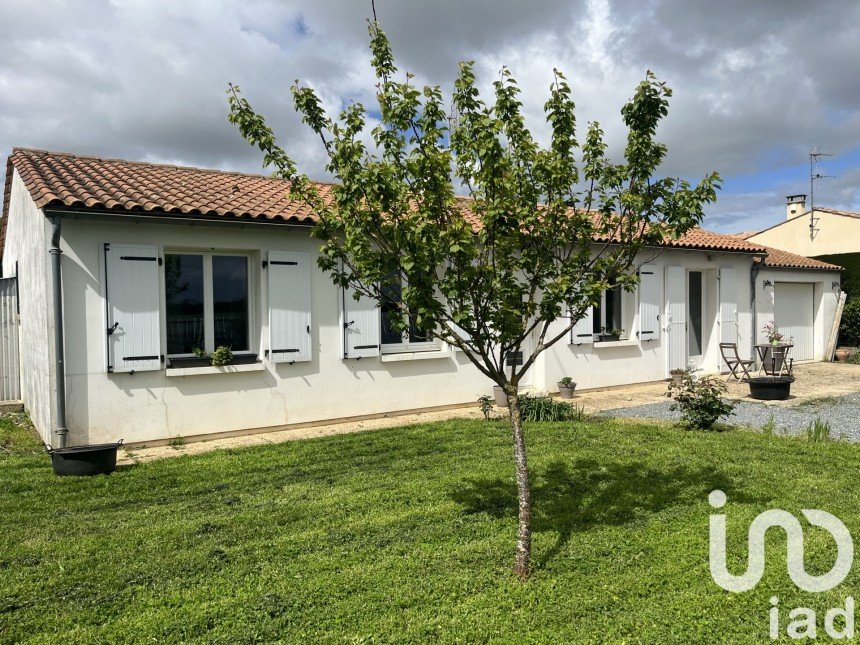 House 4 rooms of 107 m² in La Vallée (17250)