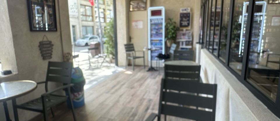 Bar of 60 m² in Avignon (84000)