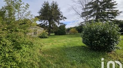 Land of 800 m² in Les Pins (16260)