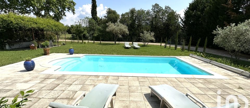Country house 5 rooms of 160 m² in L'Isle-sur-la-Sorgue (84800)