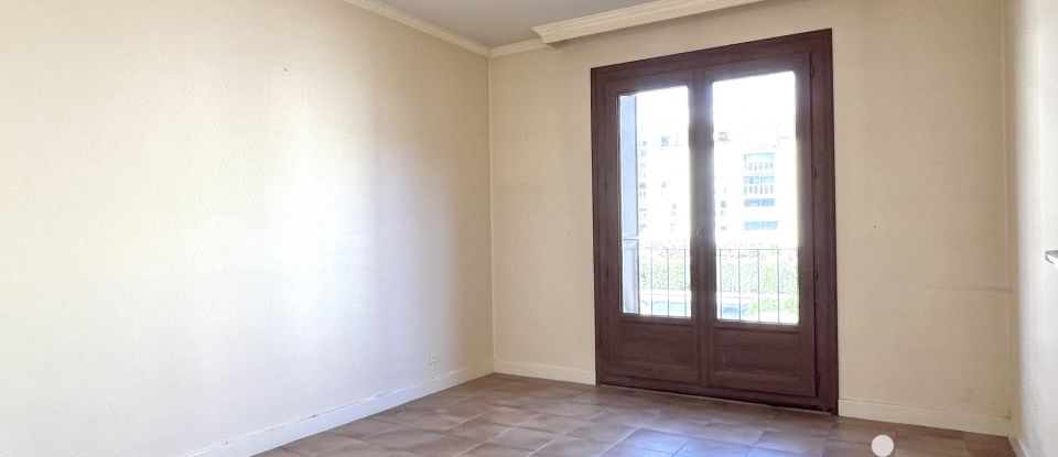 Apartment 3 rooms of 81 m² in Pau (64000)