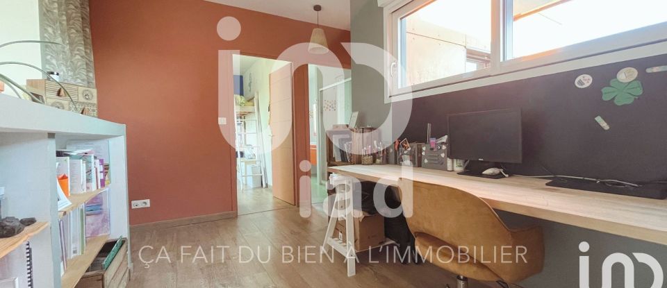 House 6 rooms of 164 m² in Clavette (17220)