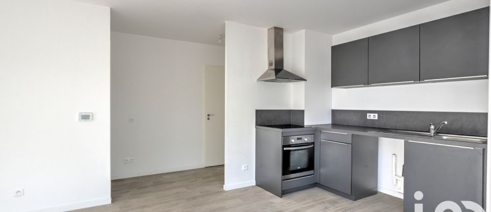 Apartment 2 rooms of 45 m² in Petit-Couronne (76650)