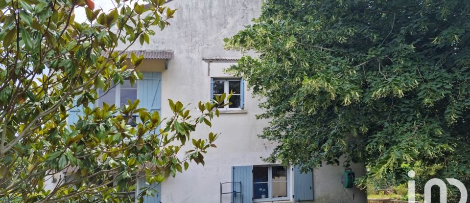 Maison traditionnelle 7 pièces de 165 m² à Le Mesnil-Saint-Denis (78320)