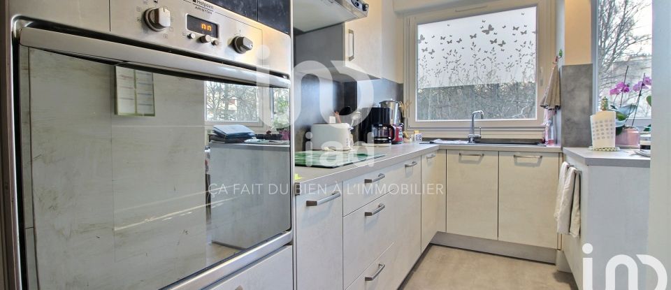 Appartement 5 pièces de 118 m² à Vaux-le-Pénil (77000)