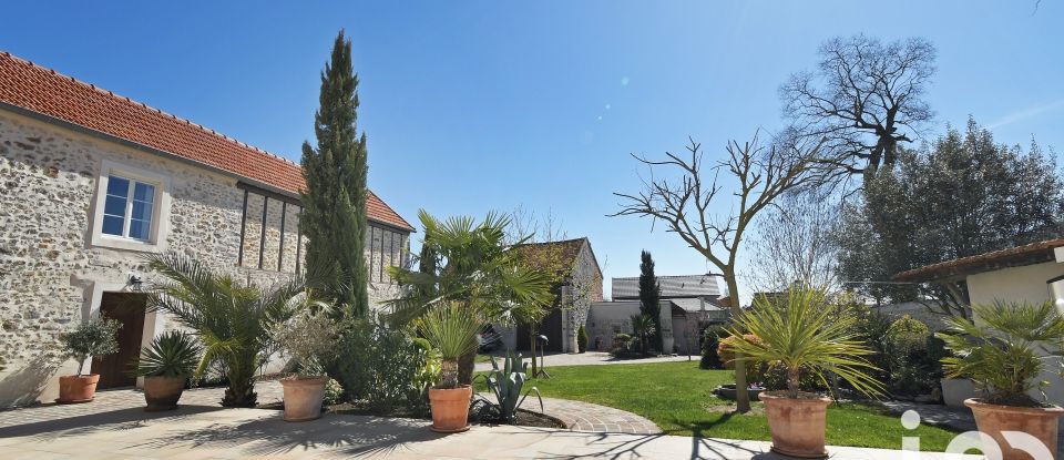 Bastide 9 pièces de 295 m² à Bruyères-le-Châtel (91680)