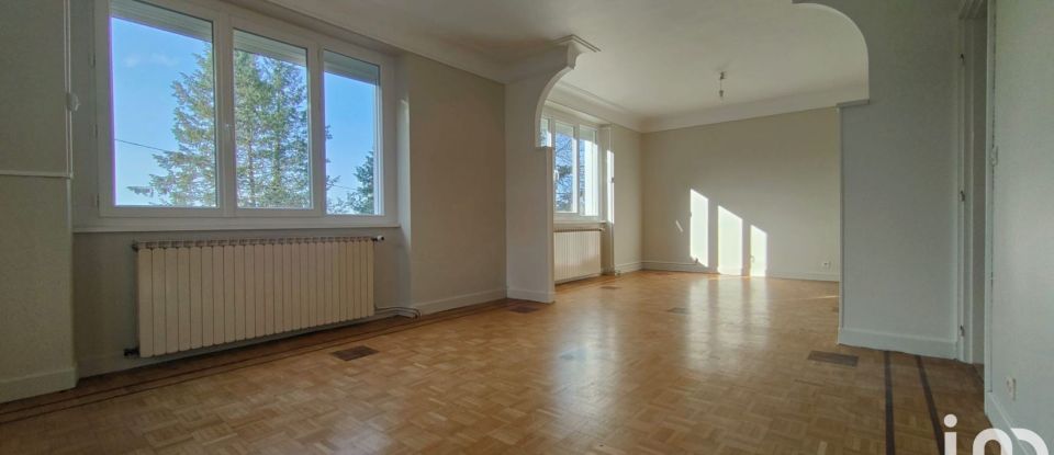 Appartement 4 pièces de 92 m² à Bertholène (12310)