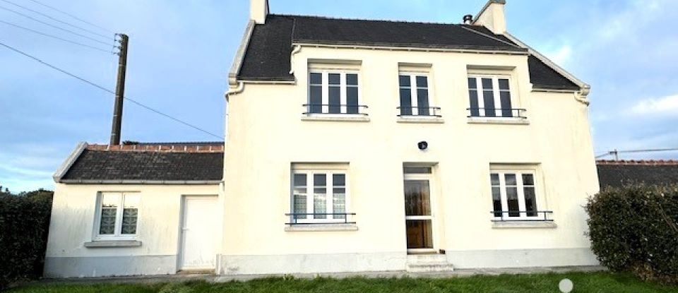 Traditional house 6 rooms of 118 m² in Plouhinec (29780)