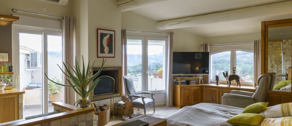 Maison 6 pièces de 200 m² à La Cadière-d'Azur (83740)