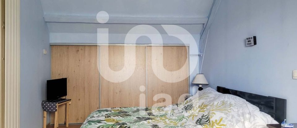 Longere 6 rooms of 201 m² in Estivareilles (03190)