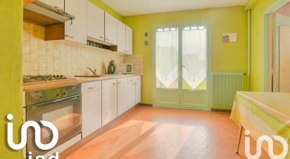 House 6 rooms of 89 m² in Montigny-en-Gohelle (62640)