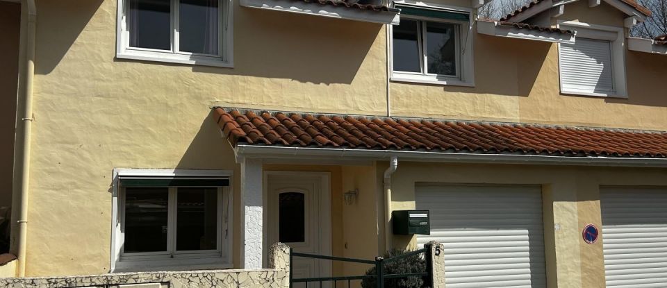House 5 rooms of 110 m² in Bayonne (64100)