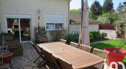 Traditional house 6 rooms of 113 m² in Neuilly-sur-Marne (93330)