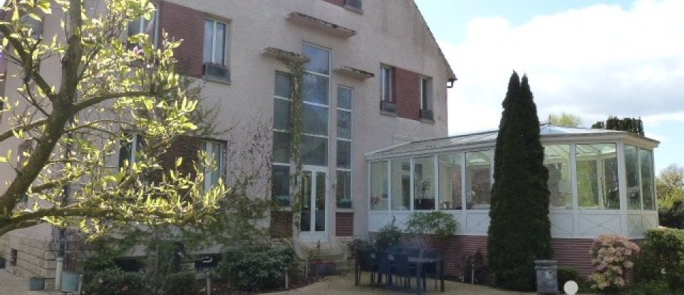 Maison 12 pièces de 387 m² à Marigny-le-Châtel (10350)