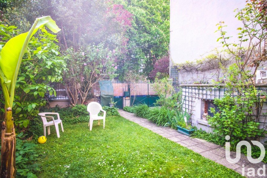 Traditional house 6 rooms of 120 m² in Maisons-Alfort (94700)