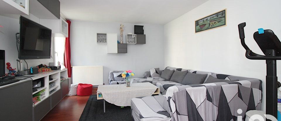 Apartment 6 rooms of 114 m² in Élancourt (78990)