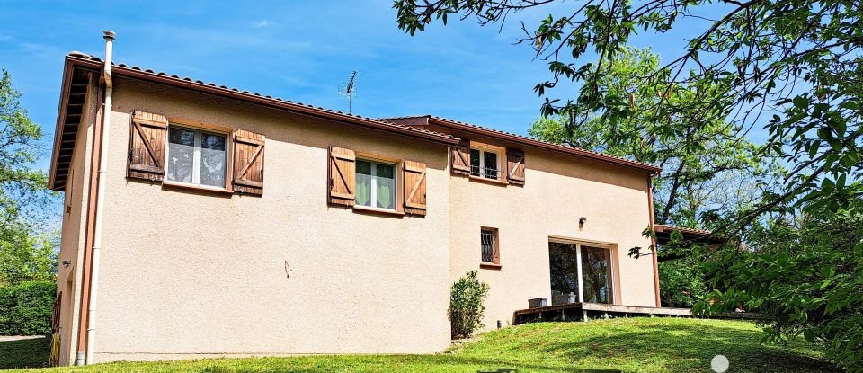 Traditional house 7 rooms of 155 m² in Montauban (82000)