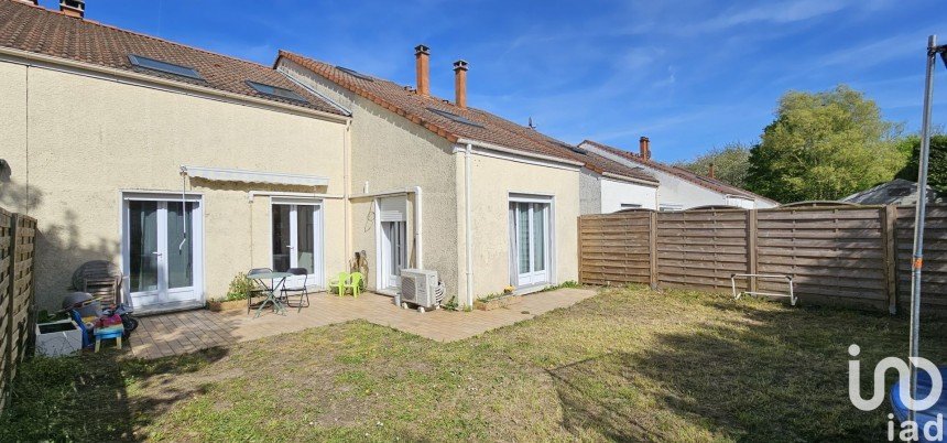 House 3 rooms of 82 m² in Combs-la-Ville (77380)
