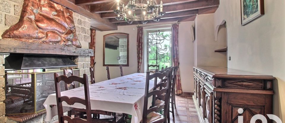 Country house 8 rooms of 155 m² in Dontreix (23700)