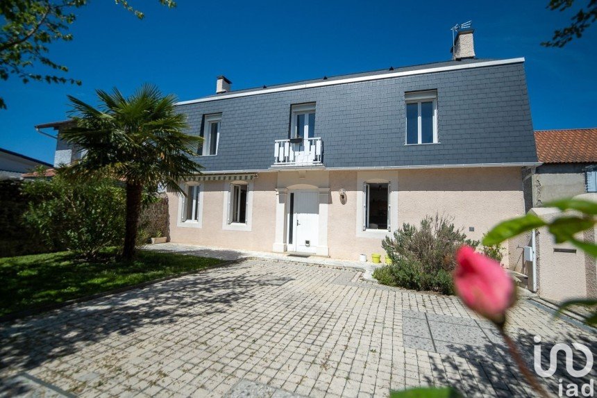 House 4 rooms of 117 m² in Bordères-sur-l'Échez (65320)