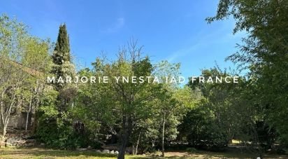 Land of 2,000 m² in Toulon (83000)