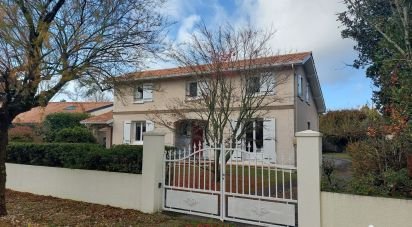 House 6 rooms of 165 m² in Andernos-les-Bains (33510)