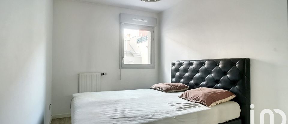 Triplex 5 rooms of 90 m² in Gennevilliers (92230)