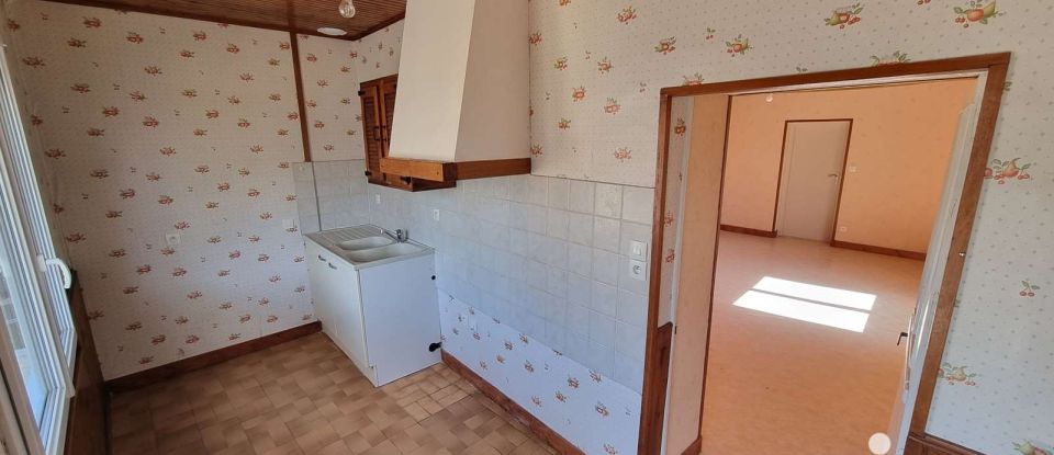 Traditional house 4 rooms of 85 m² in Thénezay (79390)