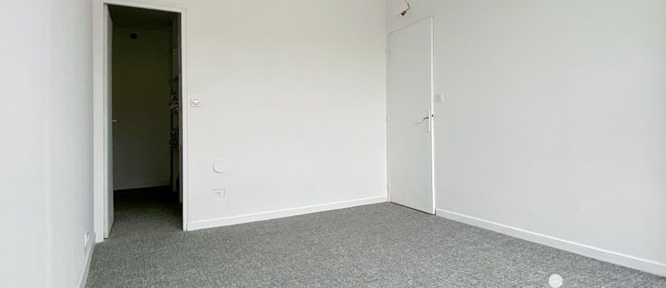 Appartement 4 pièces de 72 m² à Romainville (93230)