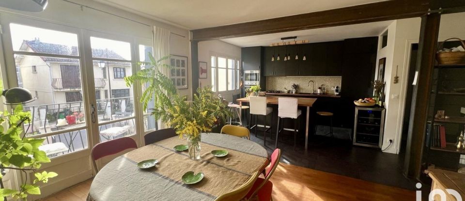 Maison traditionnelle 7 pièces de 210 m² à Vélizy-Villacoublay (78140)