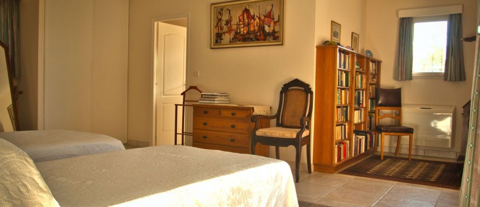 House 5 rooms of 163 m² in Sanilhac-Sagriès (30700)
