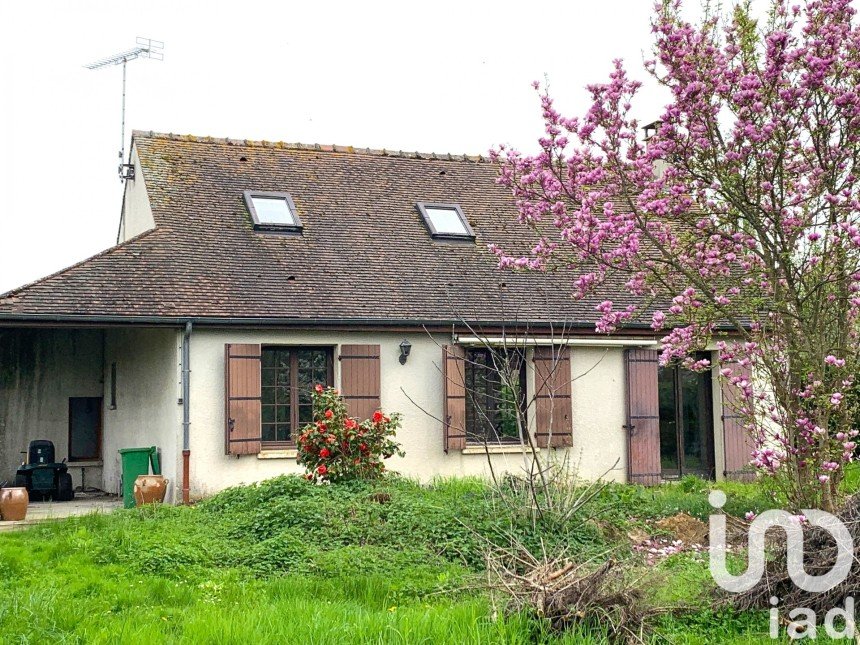 Maison traditionnelle 4 pièces de 110 m² à Villeneuve-les-Bordes (77154)